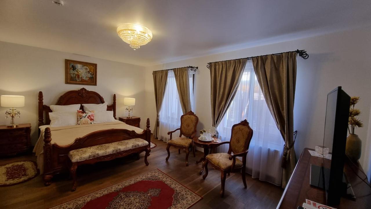 Cetatea Medievala 4*